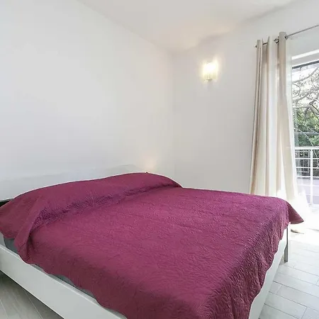 Apartment Astrid *